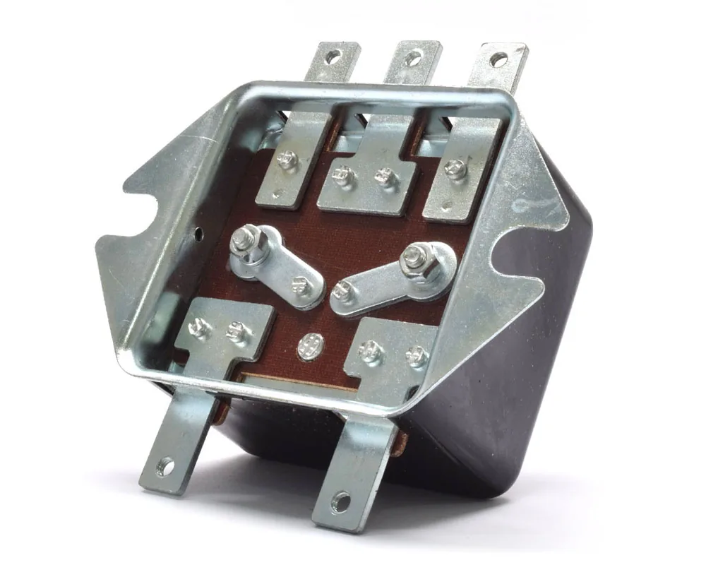 Intensificador De Luz 12 Volts 5 Terminales Universal TOTAL PARTS 03813