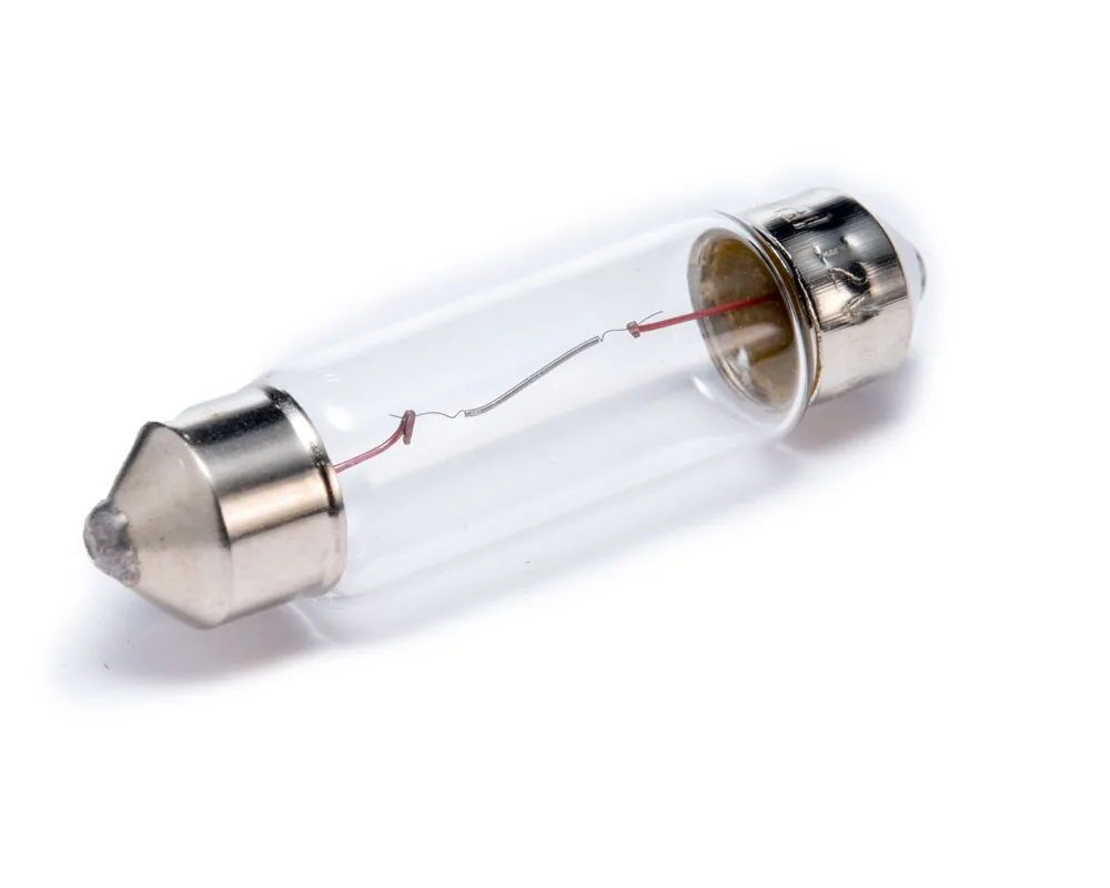 Foco Tipo Fusible Mediano ( 15 ) Para Luz Interior 12 Volts 10 Watts... TOTAL PARTS 04473