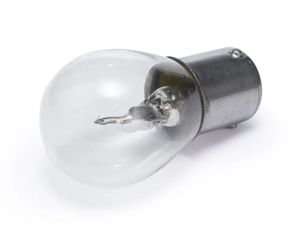 Foco 1141 21 Watts 12 Volts Color Claro 1 Polo Patas Escuadra TOTAL PARTS 14010